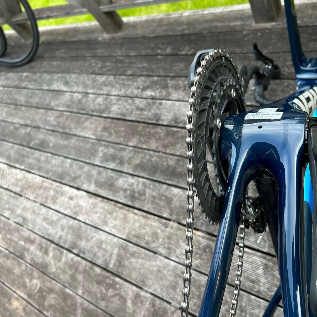 青いアルミニウムロードバイクフレーム