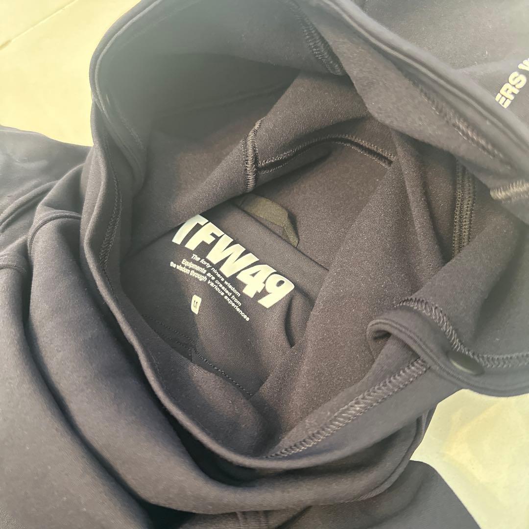 未使用　新作TFW49 フードパーカー　ブラックM