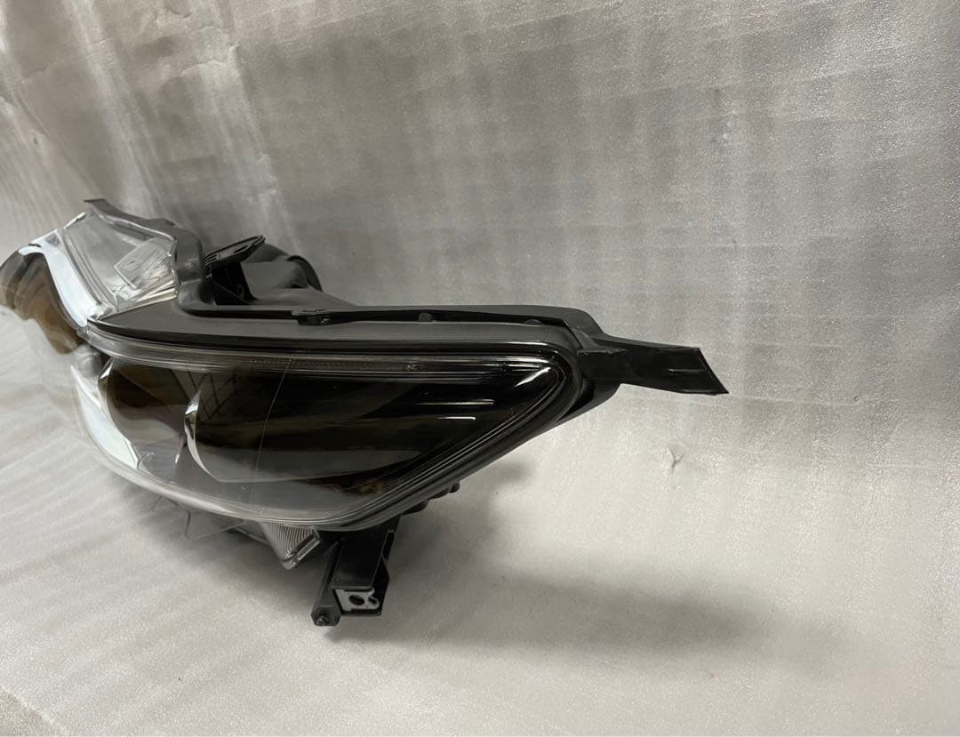 トヨタ ZSU60W ハリアー LED ヘッドライト ランプ 左 48-147