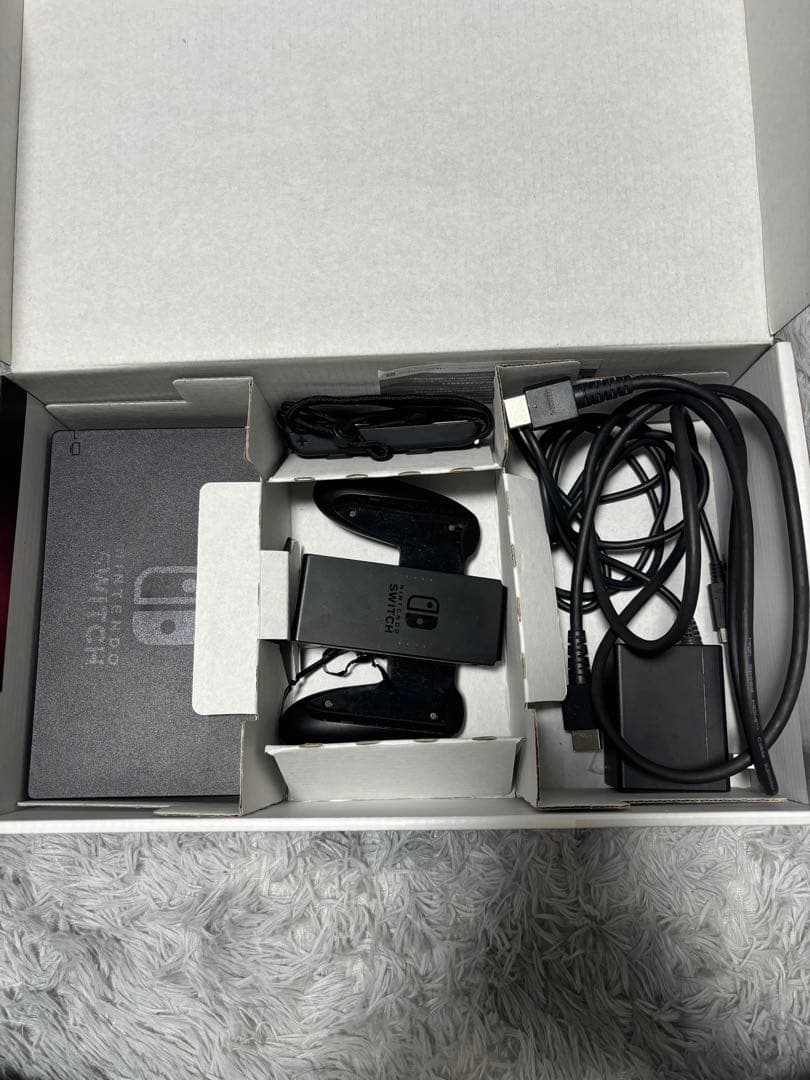 Nintendo Switch 本体 ブラック スマブラ他1本ソフト ジョイコン