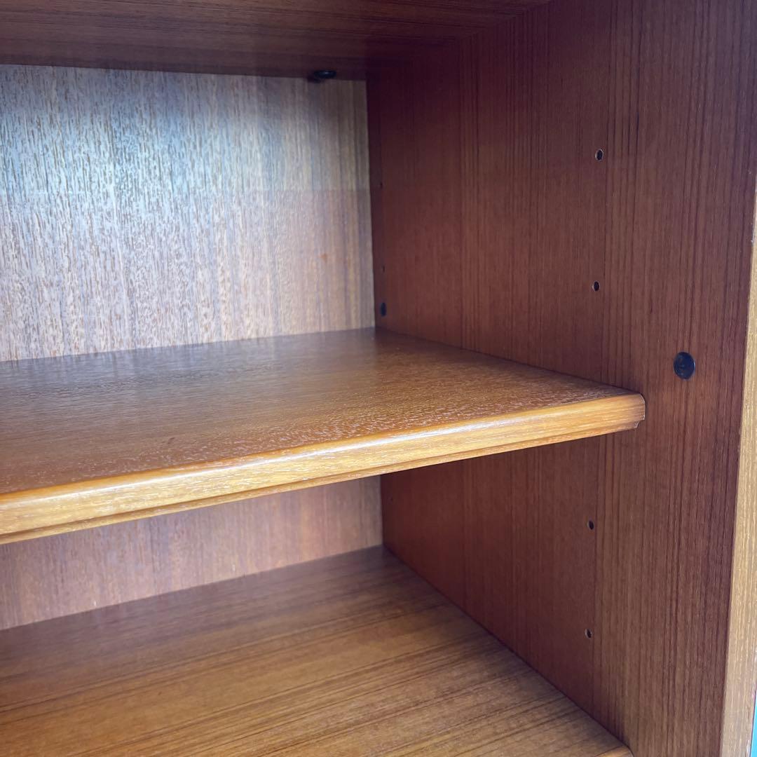 北欧スタイル　ガラス扉キャビネット 収納