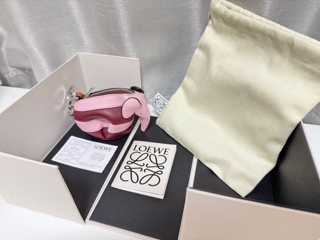 正規品　美品　ロエベ　エレファントチャーム　スペイン製