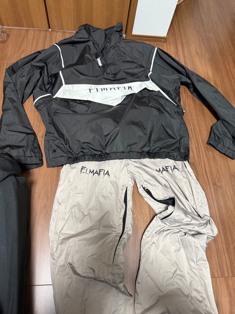 FIMAFIA スノボ　ウェアセットスノーボード　グローブ　ジャケット　パンツ