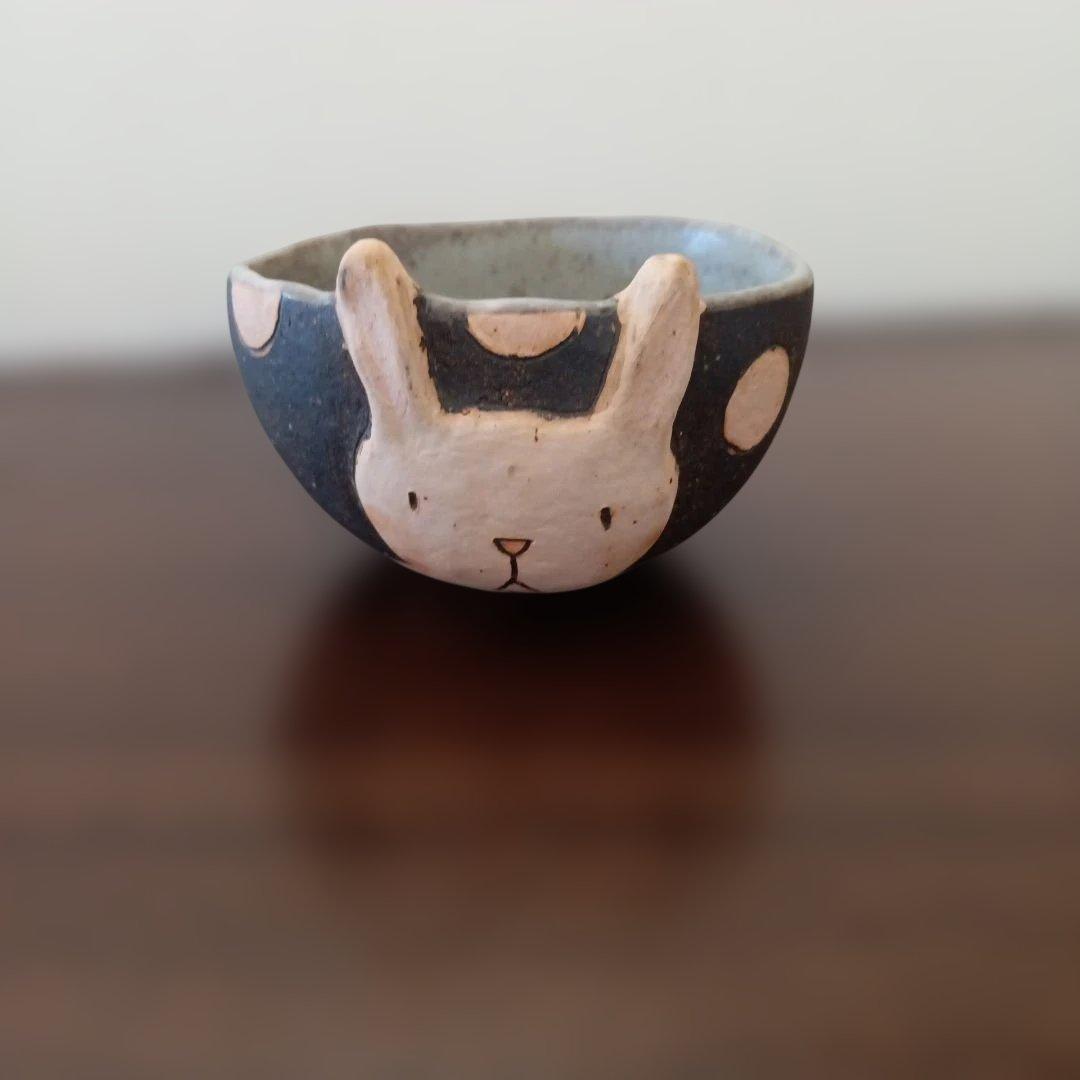 長田恵さん　ウサギ小ボウル　ドット