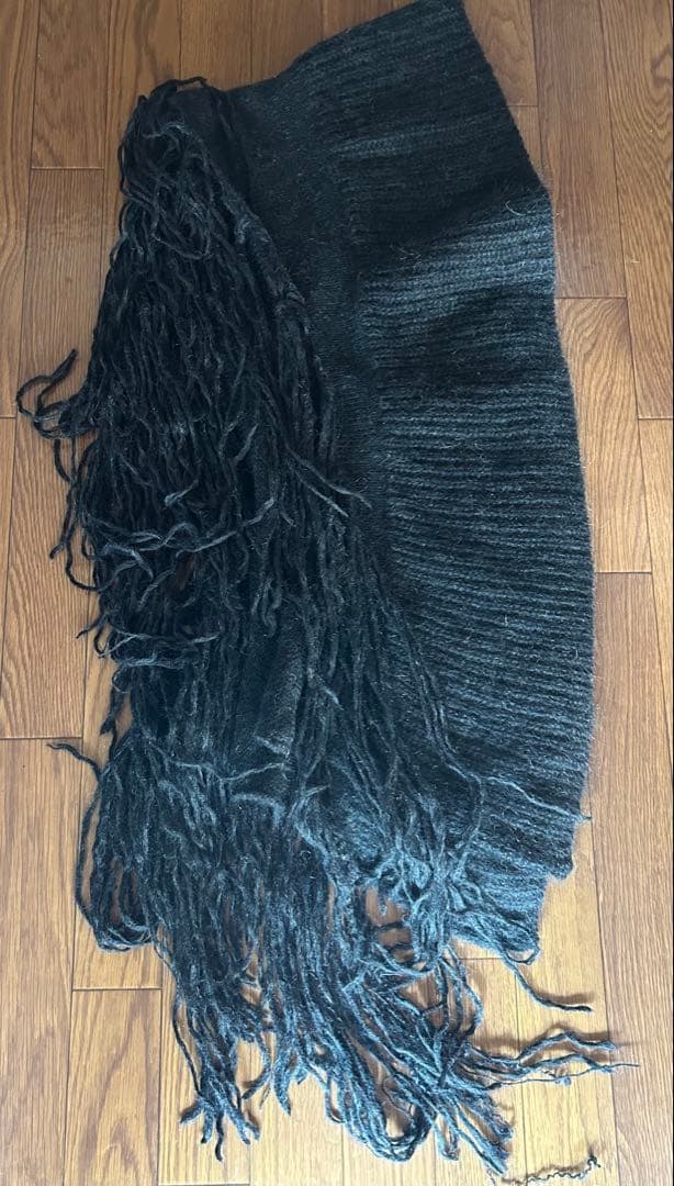 JULIUS ブラック マフラー フリンジ付き