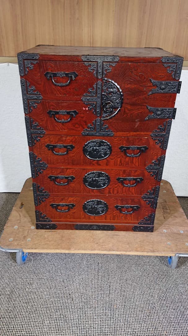 時代箪笥　鍵付き和たんす　引き出し箪笥　前欅　純和風アンティーク　古民家　蔵出し