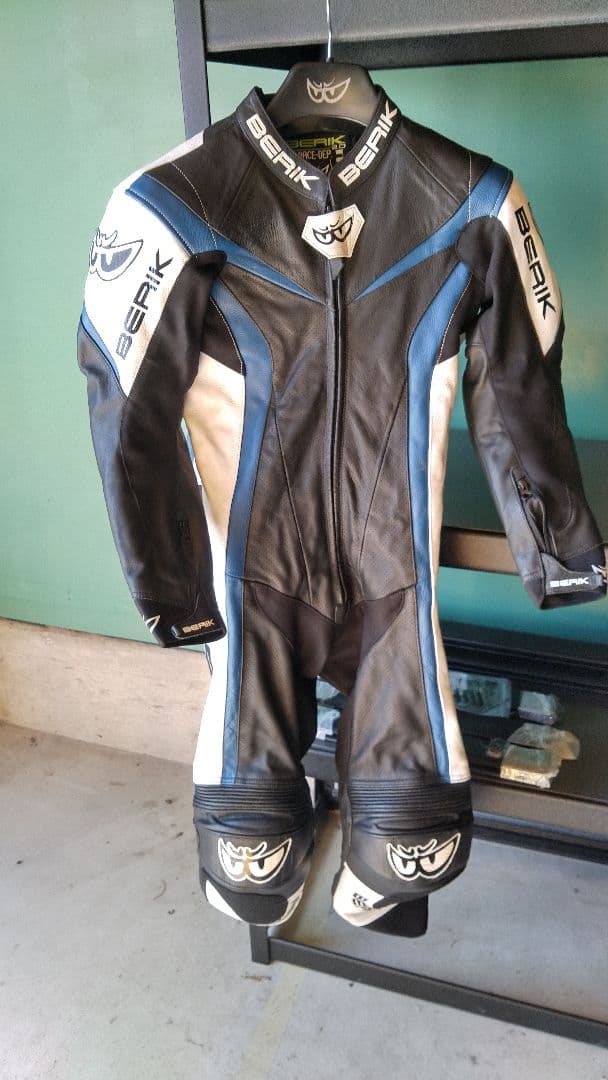 ベリック　レーシングスーツ　サイズ48