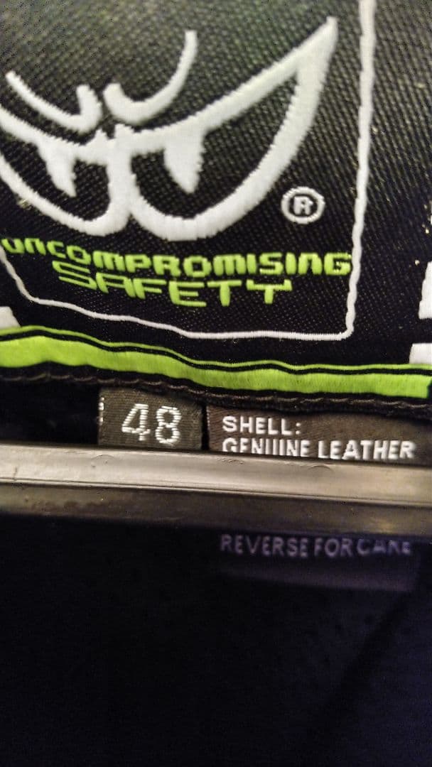 ベリック　レーシングスーツ　サイズ48