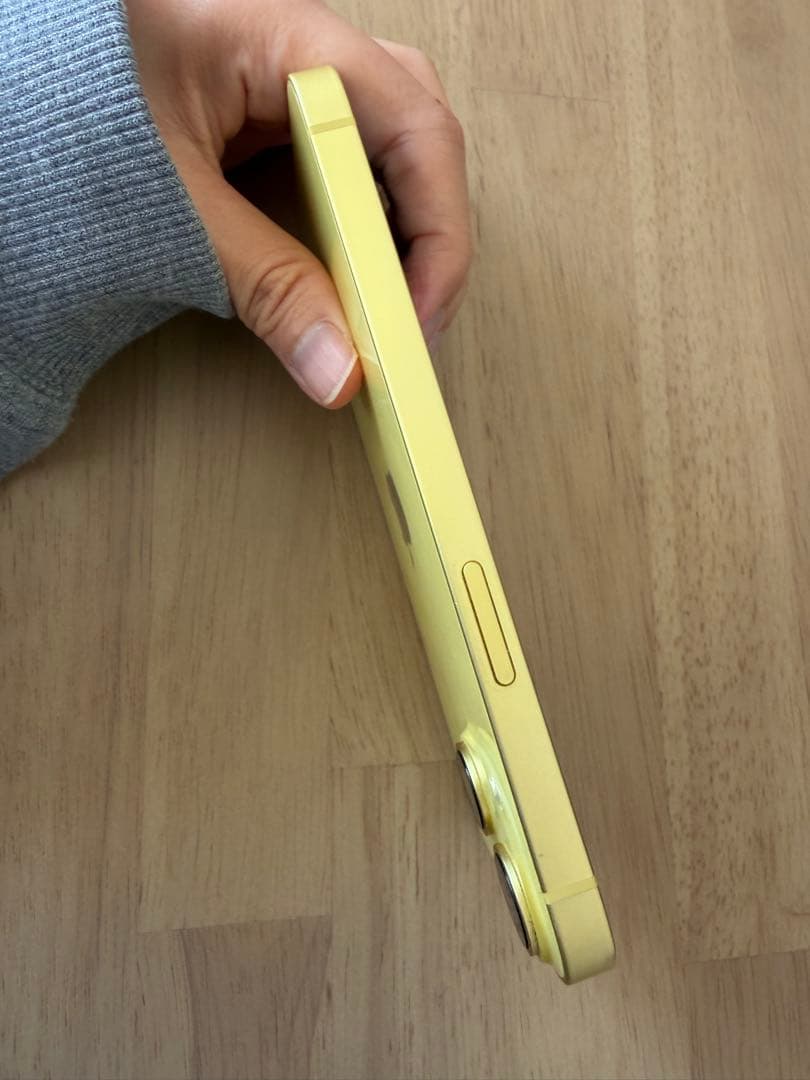 お*び様 iPhone14 256GB イエロー