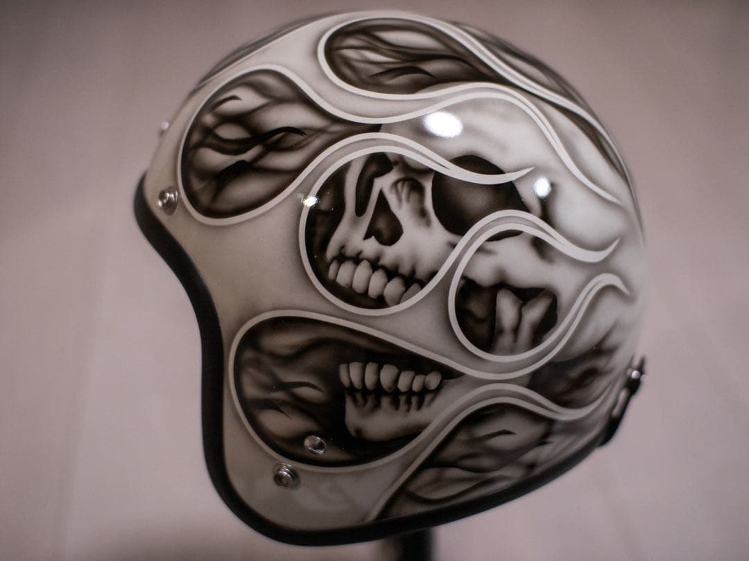 新品未使用　スモール　ジェット　ヘルメット 白、黒フレアドクロ