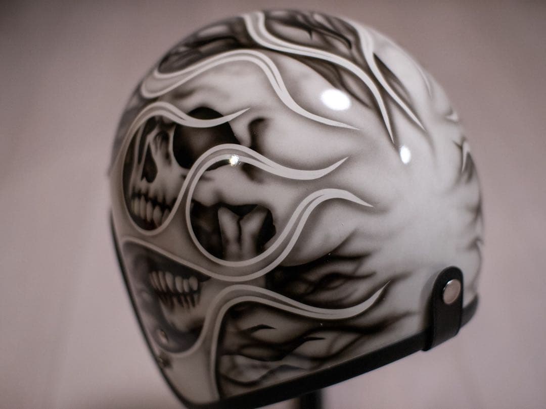 新品未使用　スモール　ジェット　ヘルメット 白、黒フレアドクロ