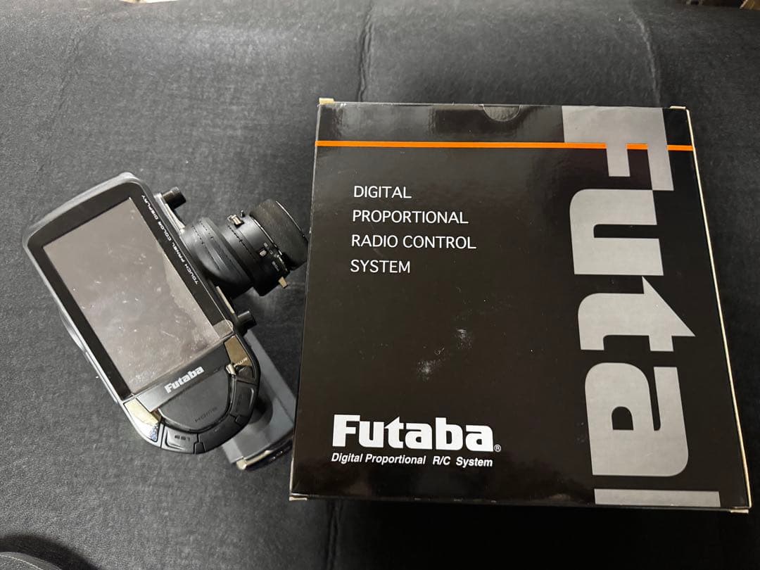 Futaba T10PX デジタルラジコンコントローラー