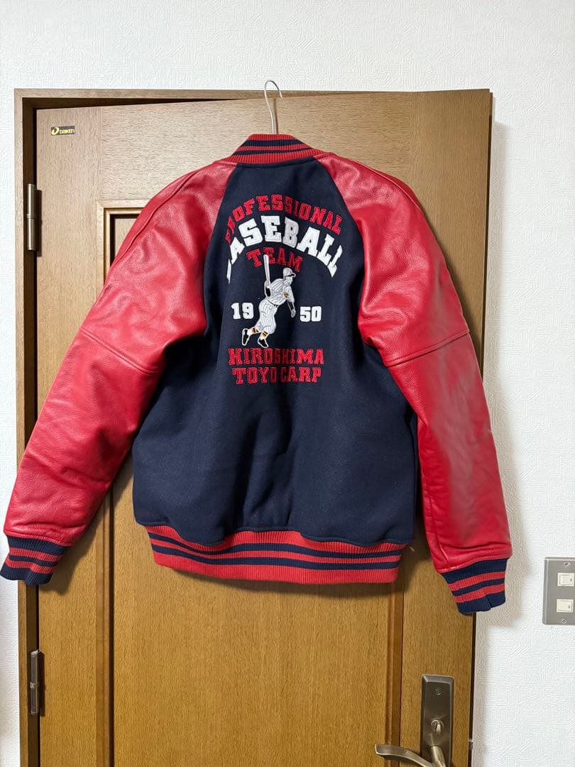 広島カープ　2023 本革スタジアムジャンパー　Mサイズ　　スタジャン