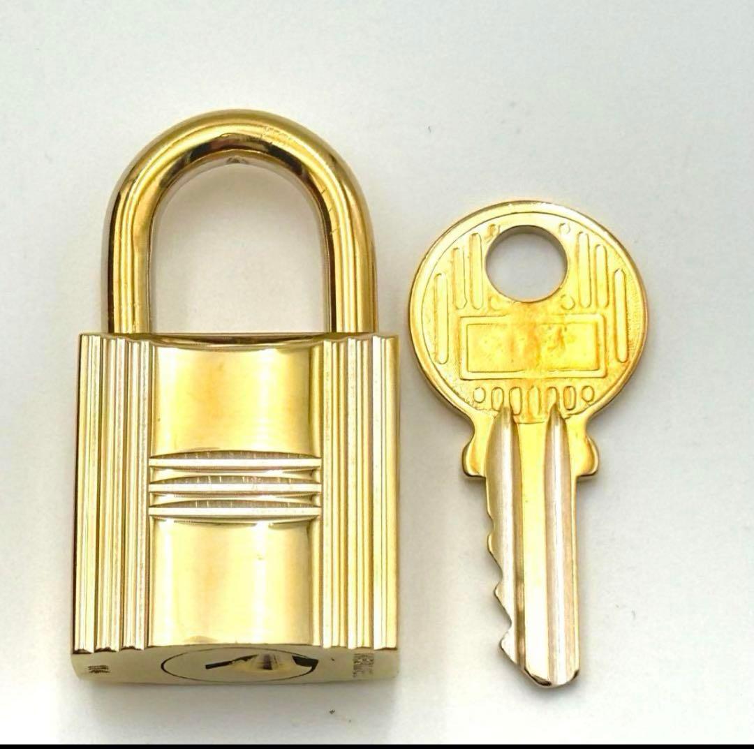 HERMES エルメス カデナ　24Kメッキ　No.114　114番　鍵付き