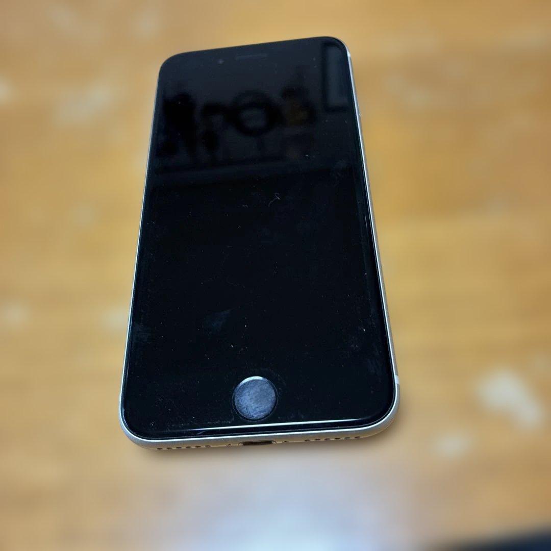 Apple iPhone SE第三世代 ホワイト 本体