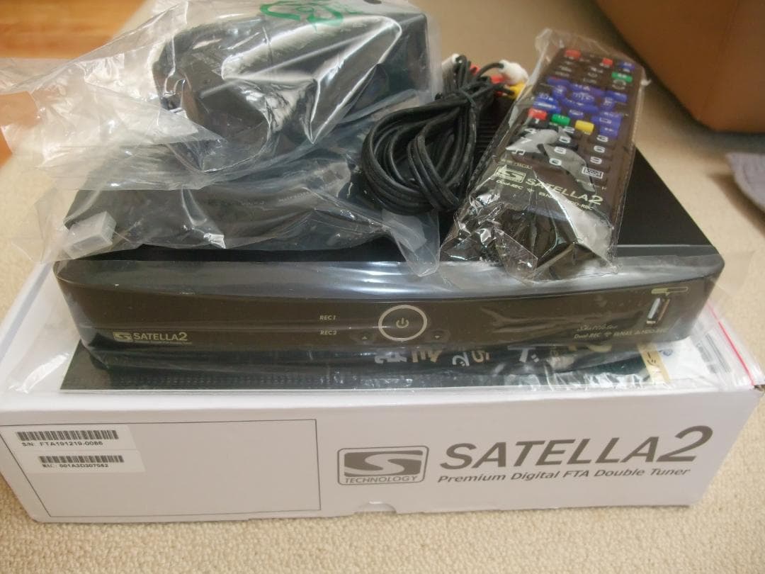超美品　サテラ2　全視聴・録画・再生OK　元箱・付属品全てあり　ドングル無タイプ