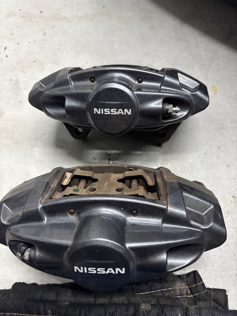 Nissan Z34 曙リアブレーキキャリパー 左右セット
