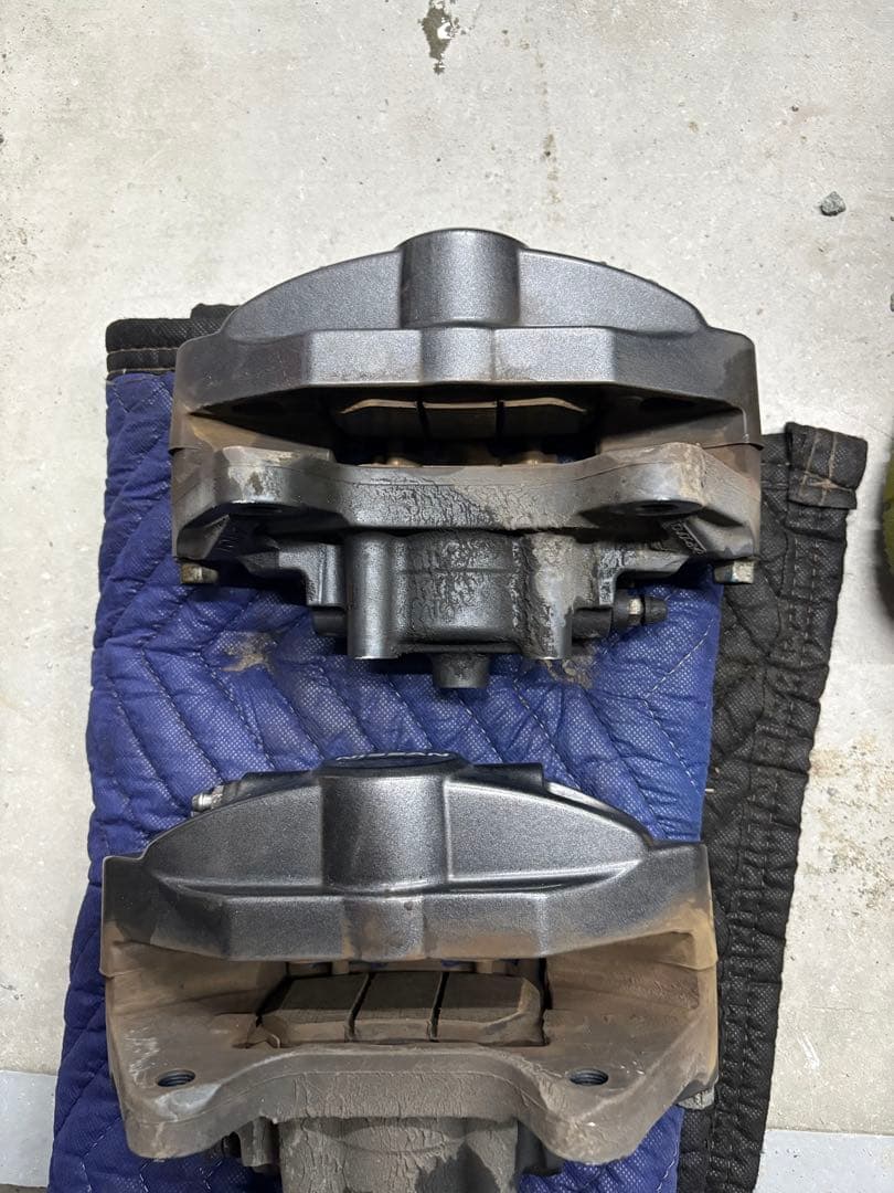 Nissan Z34 曙リアブレーキキャリパー 左右セット