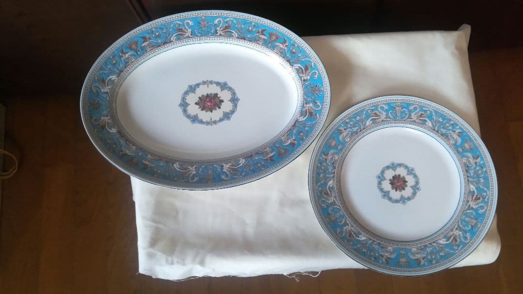 ウェッジウッド・フロレンティーンターコイズ・オーバルプレート大&27㎝壺マーク