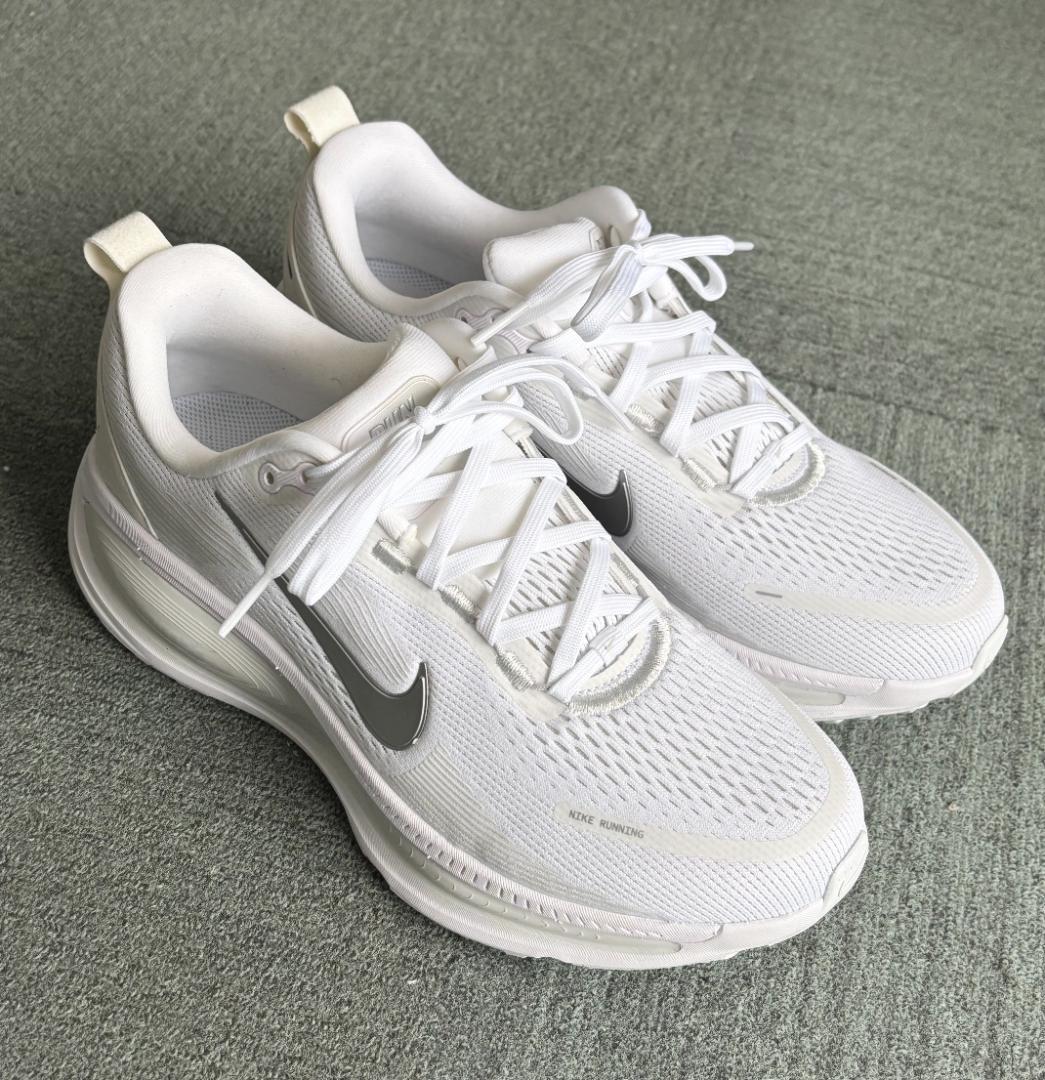 ナイキ ボメロ 18 W ホワイト HM6804-104（26.5cm）