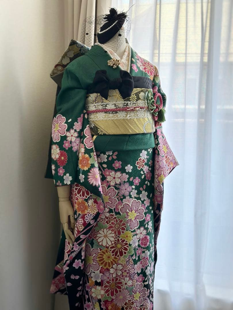 美しい緑色の振袖 着物