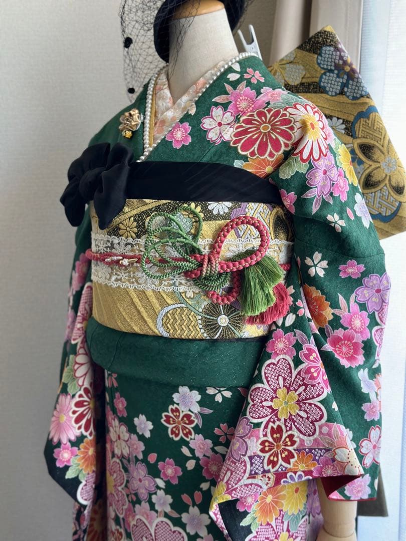 美しい緑色の振袖 着物