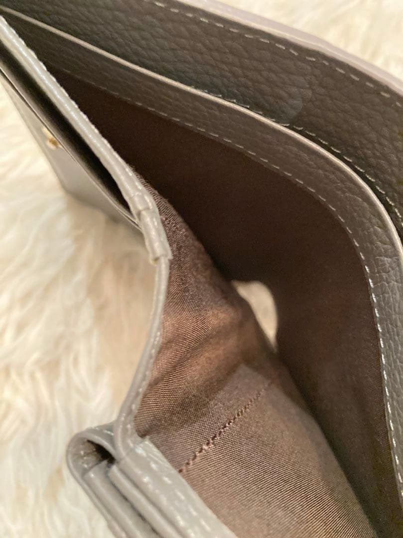 【美品】russet モノグラムプレートハーフウォレット　二つ折り財布　グレー