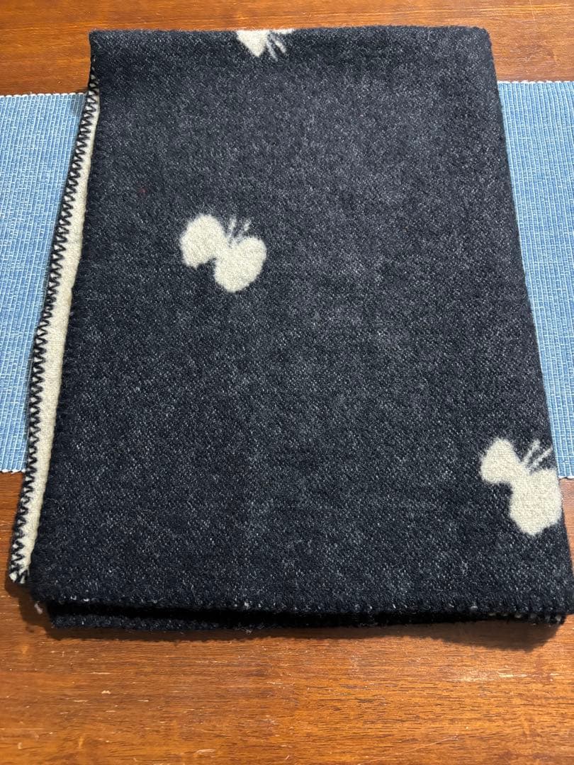 ミナペルホネン×クリッパンエコウールミニブランケット　ブラック×ベージュ最終価格