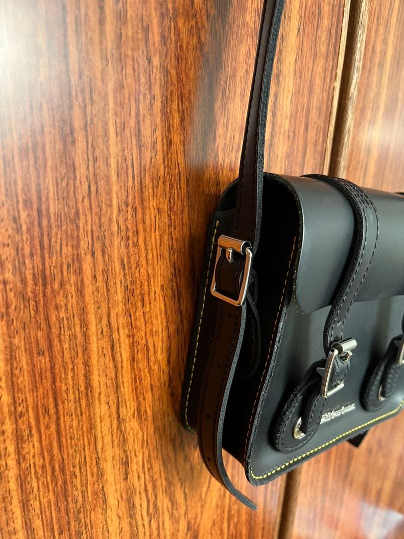 Dr. Martens/ドクターマーチン 7インチ サッチェルバッグ