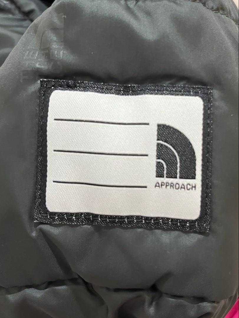 新品レベルTHE NORTH FACEノースフェイス スノーウェア　90 ピンク