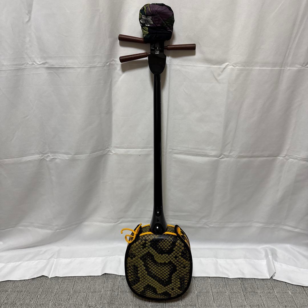 B076 沖縄 三線 蛇三線 人工皮 蛇柄 三味線 和楽器 ケース 付き
