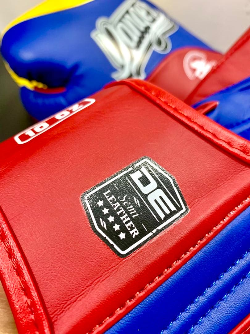 新品 未使用 グローブ danger ボクシング キックボクシング ミット打ちに