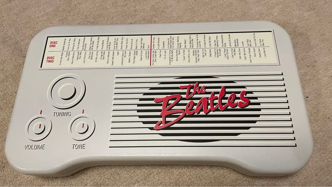 The Beatles 'Live at the BBC' 限定版ラジオ型ケース