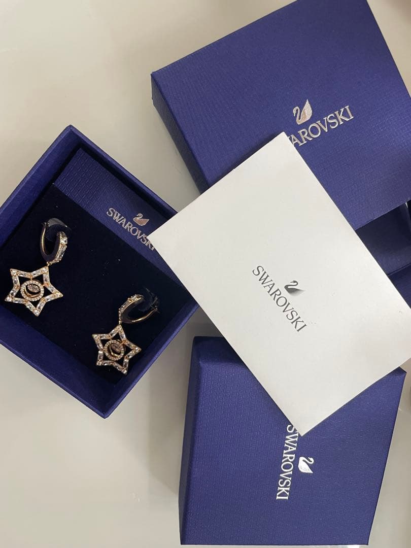 SWAROVSKI スワロフスキー Stella フープピアス