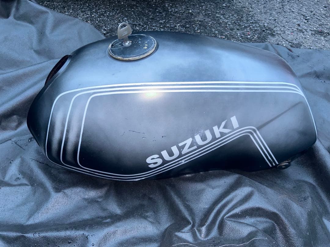 GSX250E ゴキ　ガソリンタンク　燃料タンク　キャップ　鍵付き　黒