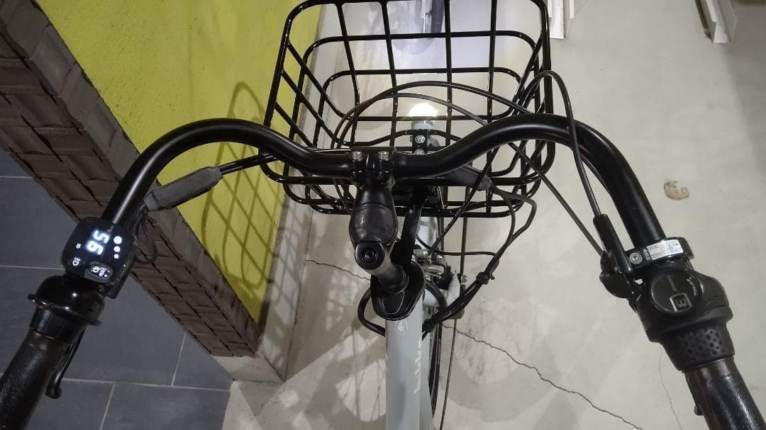 BIKKE　MOB　dd　回生充電機能付　電動自転車　シートクッション新品