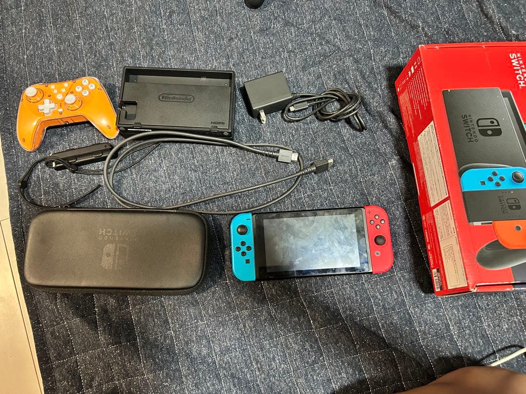 Nintendo Switch 本体 赤・青 ケース&コントローラー付き
