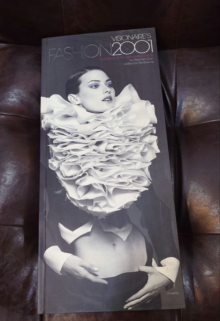 洋書 VISIONAIRE FASHION 2001