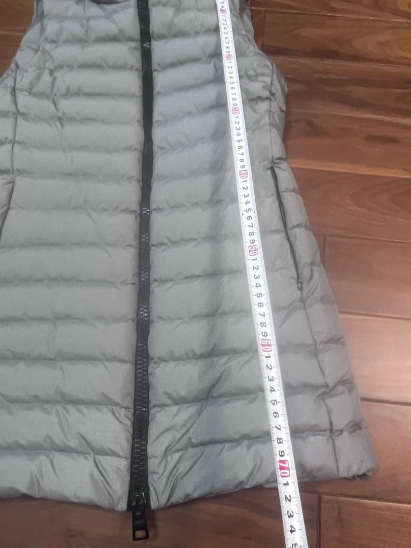 ヘルノ　グレー ダウンベスト