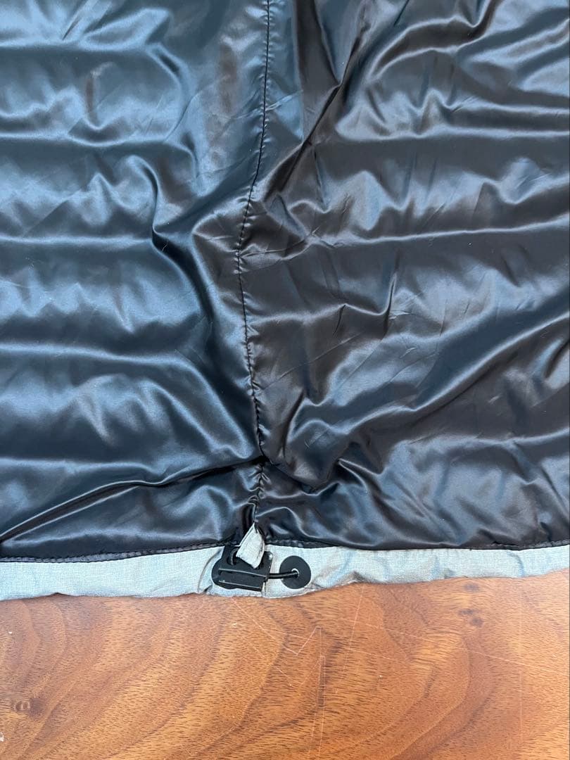 ヘルノ　グレー ダウンベスト