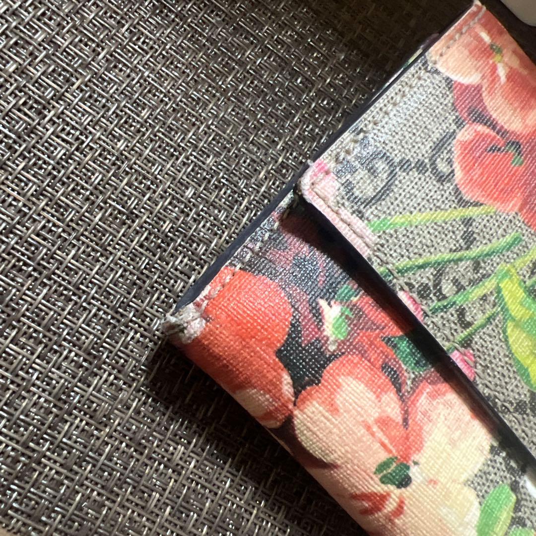 GUCCI GGブルームス　長財布