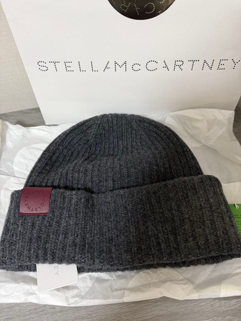新品タグ付き　Stella McCartney グレー ニット帽　ビーニー