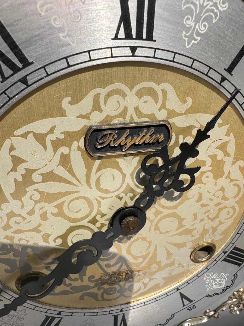アンティーク振り子時計　RHYTHM 稼働品　ゼンマイ時計ヴィテージ動きます。