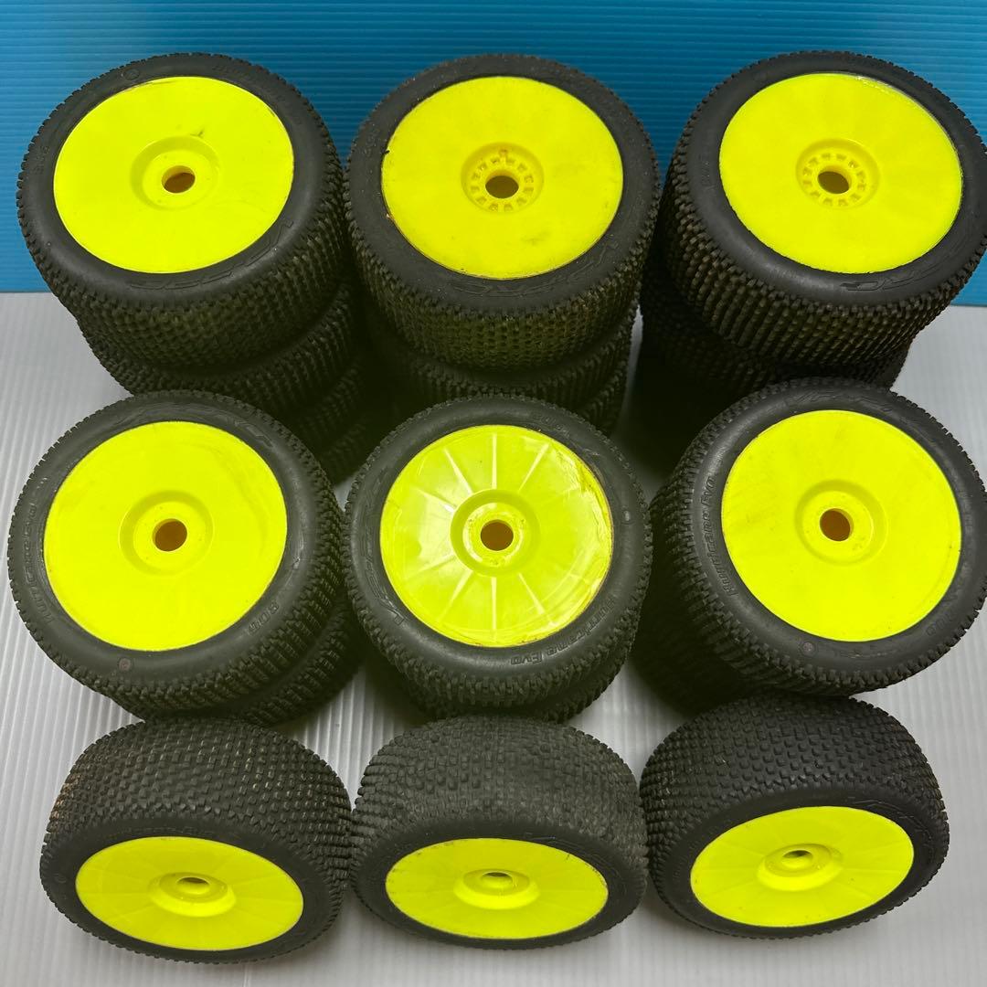 1/8バギーオフロード用タイヤ、ホイール貼り済