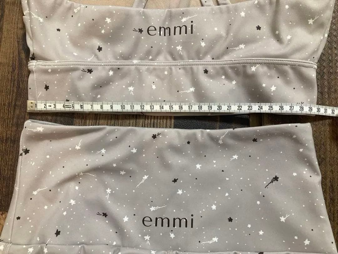 極美　emmi yogaエミヨガ　ヨガウェア　UVカット吸水速乾　オリジナル星柄