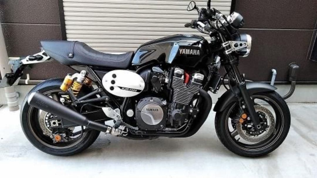 ヤマハ　XJR1300 FI 07〜17 XJR1300C マフラー　レオビンチ