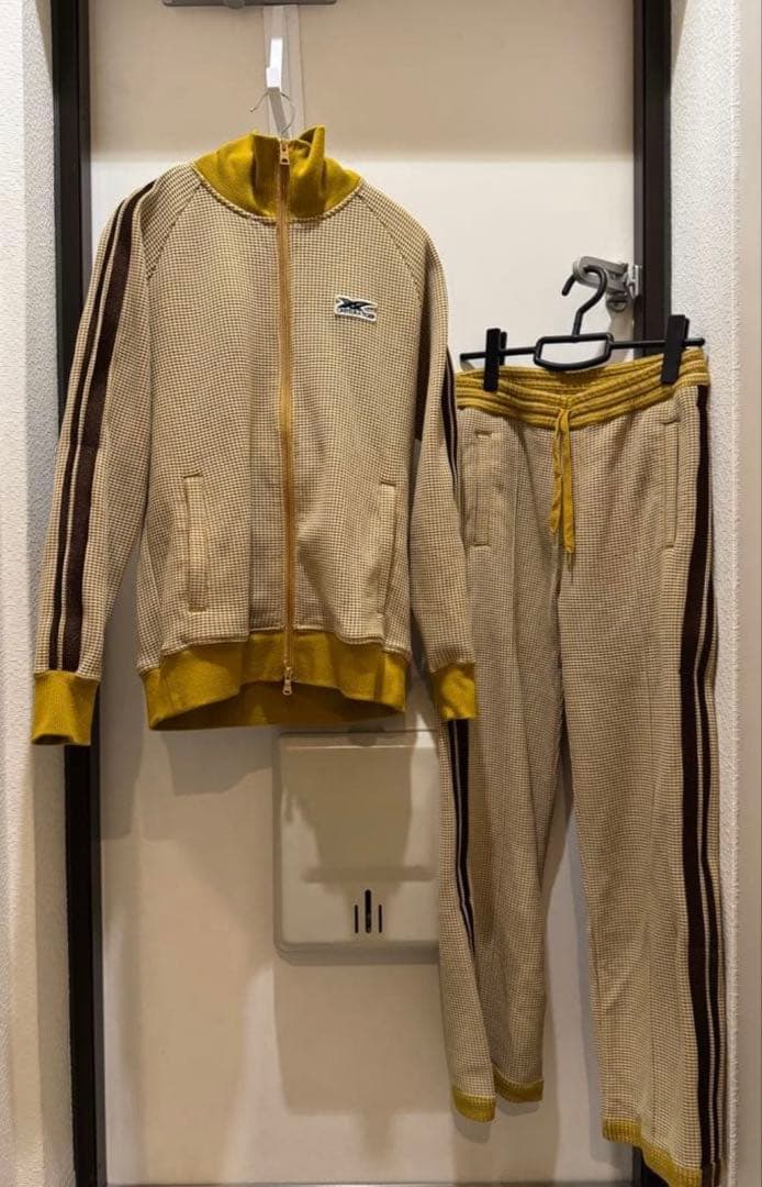 オニツカタイガー　セットアップ　ジャージ