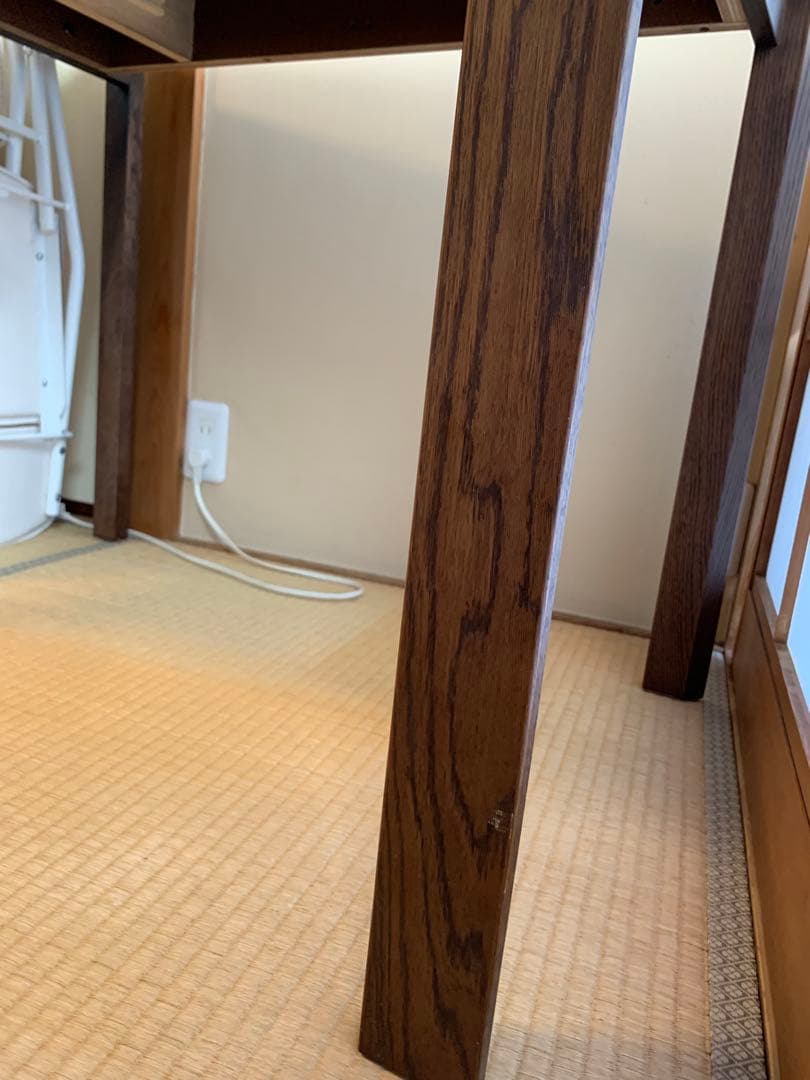 カリモクデスク　引き出し、コンセント付き