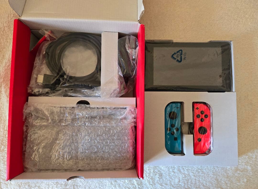 Nintendo Switch ネオンブルー・ネオンレッド