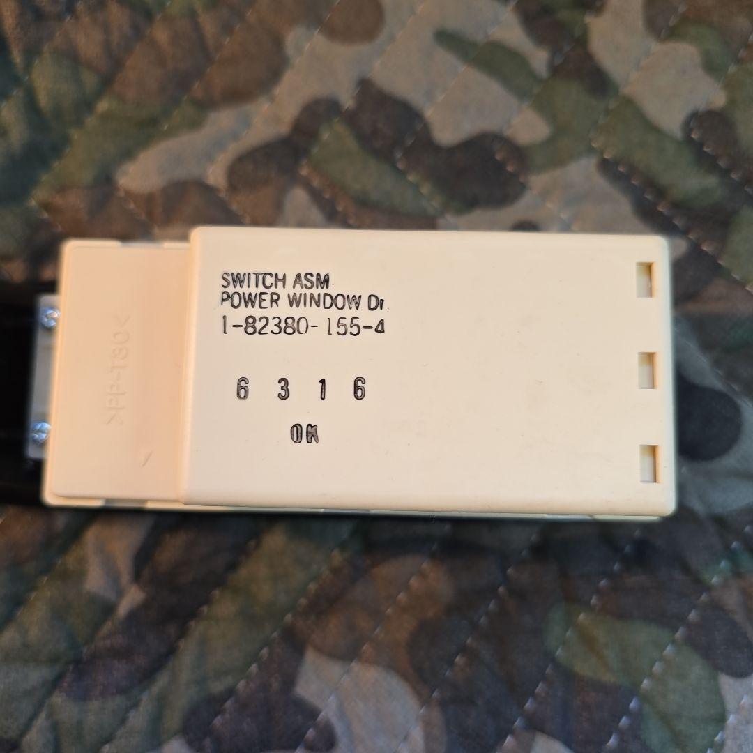 パワーウィンドウスイッチ ブラック　いすゞ　ギガ用運転席スイッチ